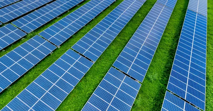 Bestinver refuerza su inversión en energía solar en España con la compra de una cartera de 57 MW