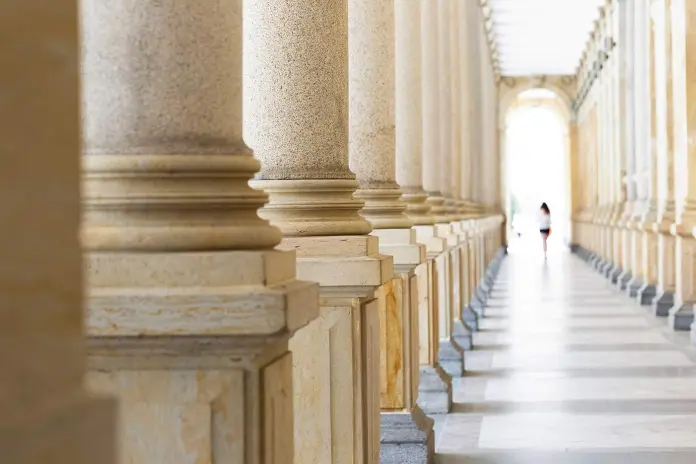 Derecho de imagen sobre bienes culturales y acceso al dominio público