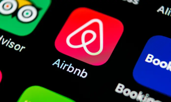 The High Court of Justice of the Balearic Islands confirms that Airbnb is an information society service provider and annuls a sanction for infringement of tourism regulations
