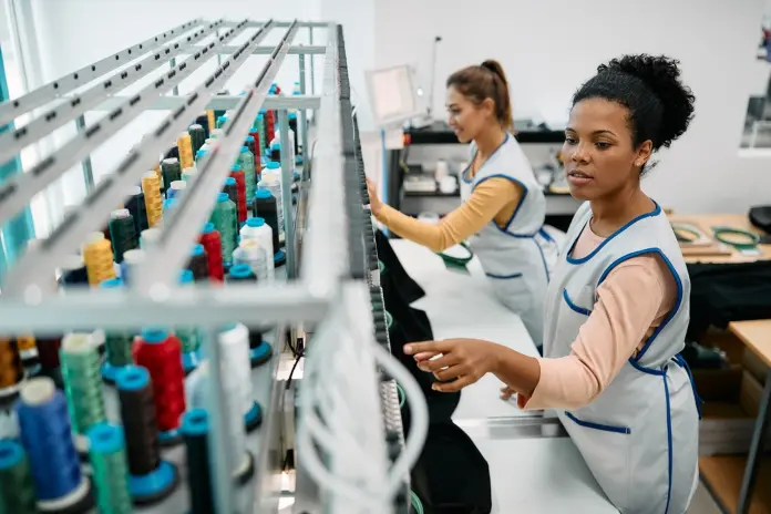 El incumplimiento del compromiso de continuar con la actividad de la unidad productiva (...)